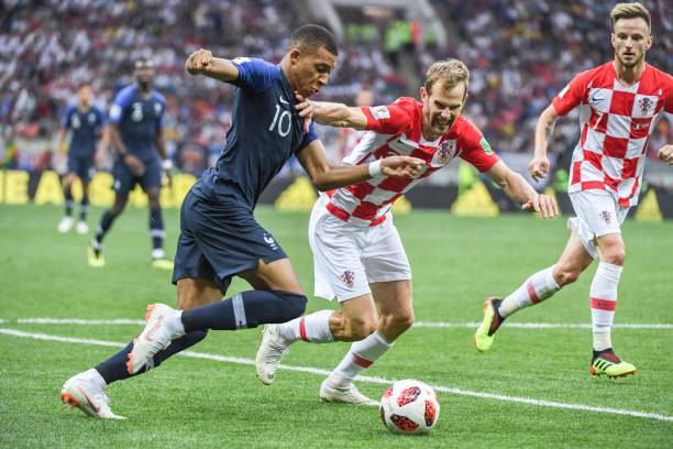 在此背景下 在此背景下